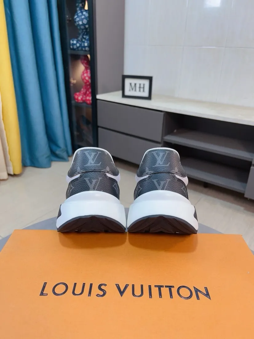 Men's shoes💰458🌸🌸【LV】Louis Vuitton🔍Top Purchasing Agency🇮🇹 Lu Street Fashion God's new sports shoes are coming and are on sale at the counter simultaneously. Original factory configuration, original cowhide fabric imported from Italy, high-quality embossed splicing complex process, sports fashionista, imported water-dyed sheepskin lining, sole: Wang Yuan factory specializes in original sole super comfortable, original factory follow-up goods 🔍🔍High quality, you can enter and leave the counter at will, welcome to compare and synchronize with the counter, code number 38-44, 45 customized